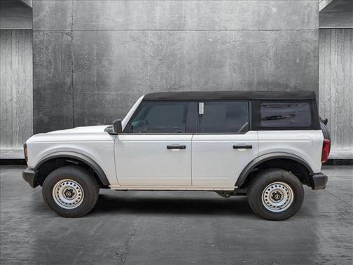 2025 Ford Bronco Base 4 Door 4x4