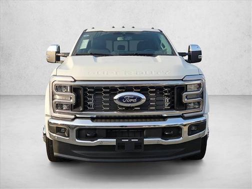 Star White Metallic Tri-Coat 2026 Ford F-450 Lariat