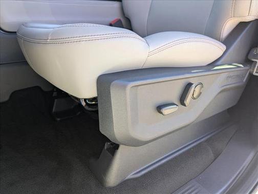 2025 Ford Expedition Max Active 4x2