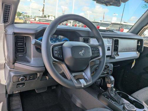 2025 Ford Bronco Base 4 Door 4x4
