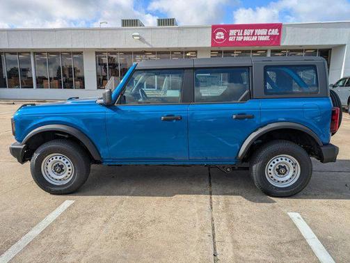 2025 Ford Bronco Base 4 Door 4x4