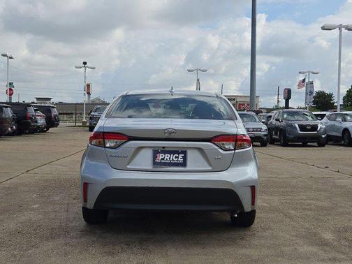 Classic Silver Metallic 2025 Toyota Corolla LE