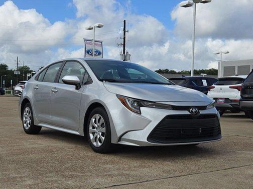 Classic Silver Metallic 2025 Toyota Corolla LE