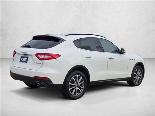 Bianco 2018 Maserati Levante Base
