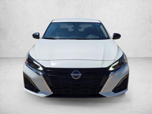 Glacier White 2025 Nissan Altima SV FWD
