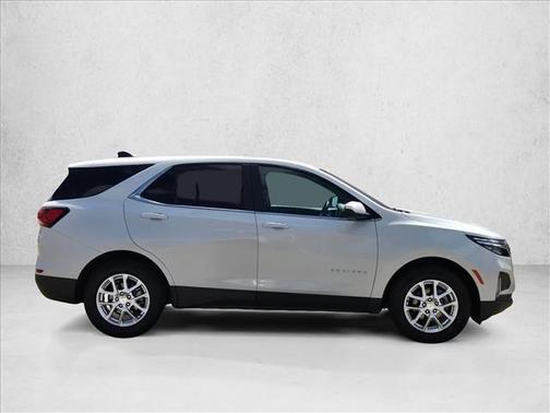 Iridescent Pearl Tricoat 2024 Chevrolet Equinox 1LT