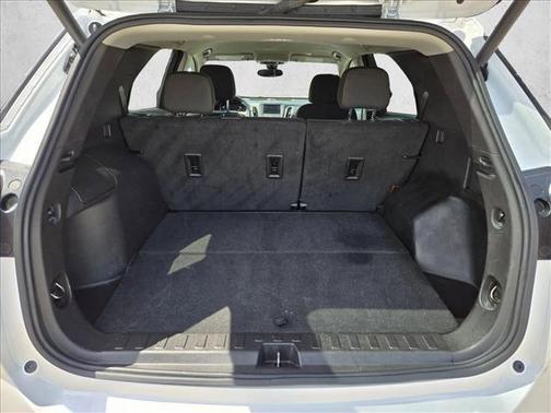 Iridescent Pearl Tricoat 2024 Chevrolet Equinox 1LT