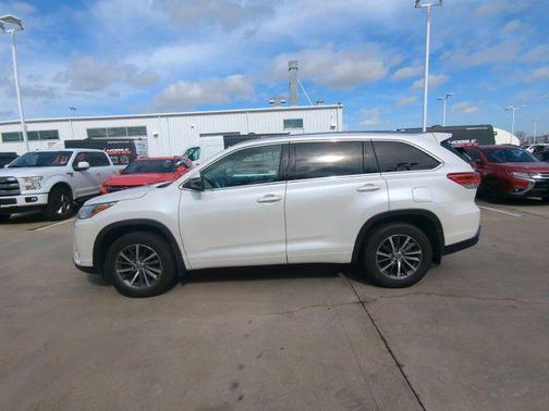 2017 Toyota Highlander XLE