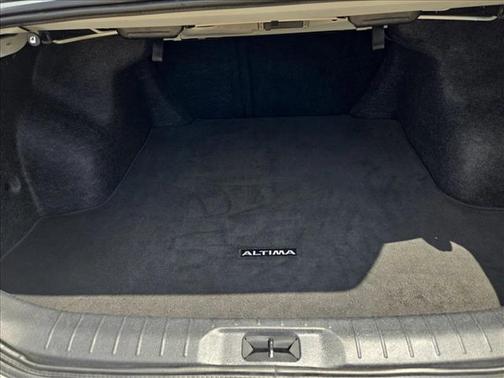 Glacier White 2025 Nissan Altima SV FWD