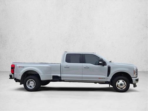 Avalanche 2025 Ford F-350 Platinum
