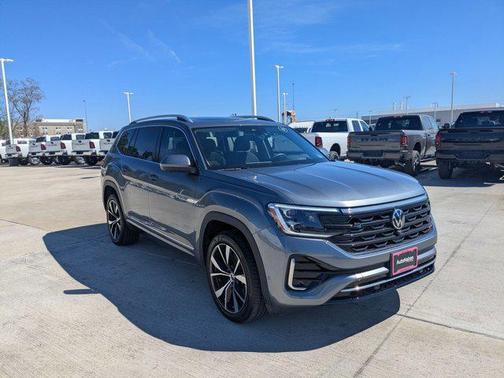 Silver Mist Metallic 2024 Volkswagen Atlas 2.0T SEL Premium R-Line 4MOTION