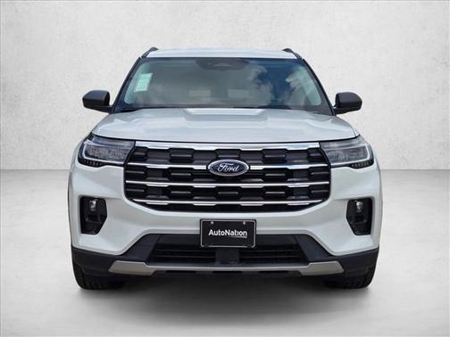 Star White Metallic Tri-Coat 2026 Ford Explorer Active