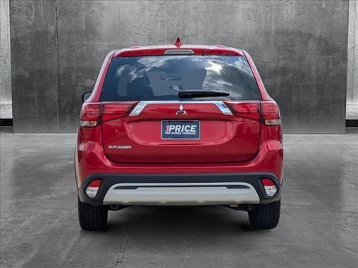 2020 Mitsubishi Outlander SE