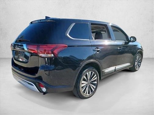 2020 Mitsubishi Outlander SE