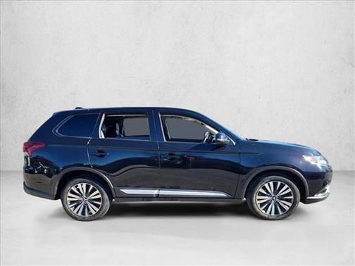 2020 Mitsubishi Outlander SE