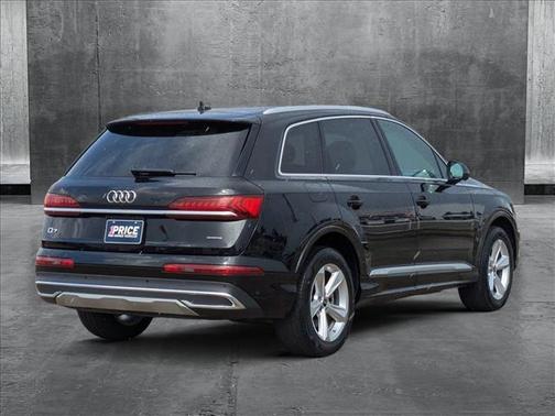 2024 Audi Q7 45 Premium Plus