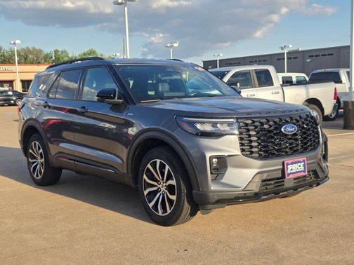 Carbonized Gray Metallic 2025 Ford Explorer ST-Line