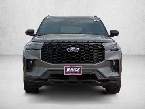 Carbonized Gray Metallic 2025 Ford Explorer ST-Line