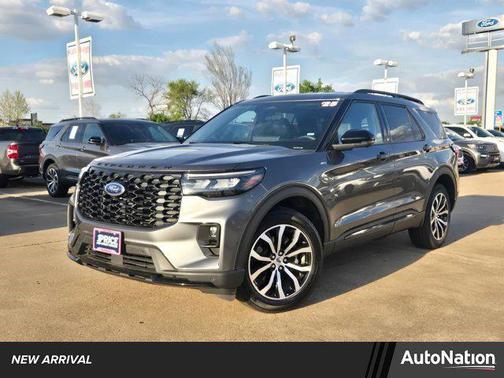 Carbonized Gray Metallic 2025 Ford Explorer ST-Line