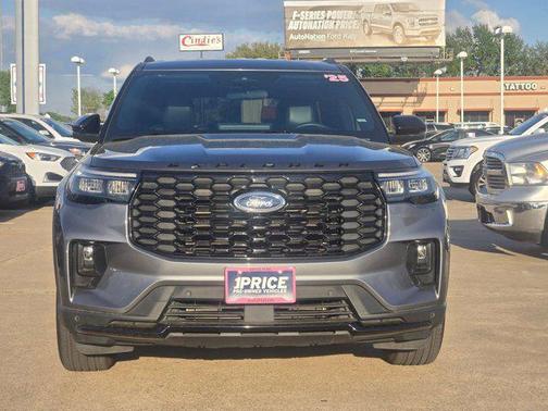 Carbonized Gray Metallic 2025 Ford Explorer ST-Line