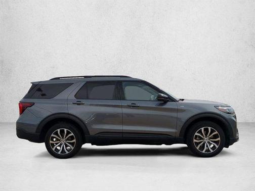 Carbonized Gray Metallic 2025 Ford Explorer ST-Line