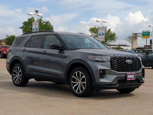 Carbonized Gray Metallic 2025 Ford Explorer ST-Line