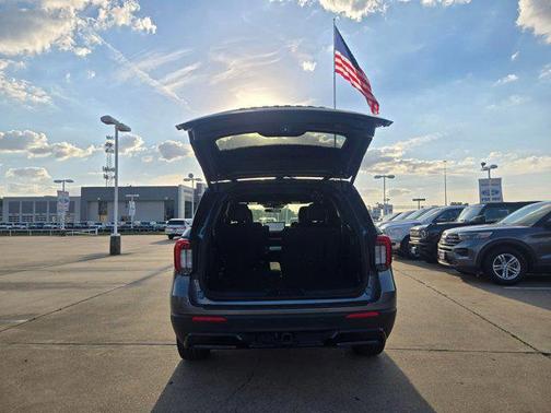 Carbonized Gray Metallic 2025 Ford Explorer ST-Line