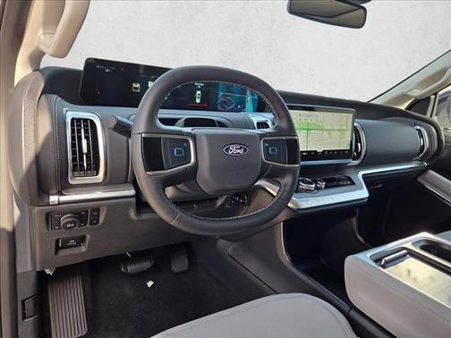 Star White Metallic Tri-Coat 2027 Ford Expedition Max Platinum