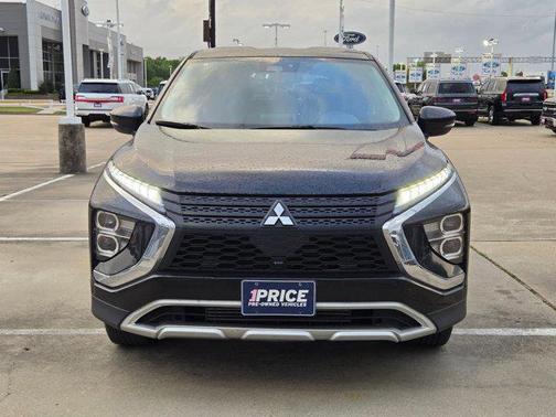 Labrador Black Pearl 2025 Mitsubishi Eclipse Cross SE