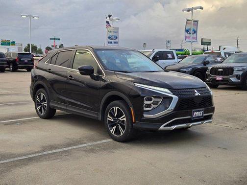 Labrador Black Pearl 2025 Mitsubishi Eclipse Cross SE