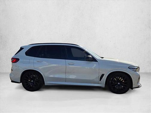 2022 BMW X5 M50i
