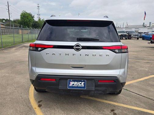 Brilliant Silver Metallic 2025 Nissan Pathfinder SV FWD