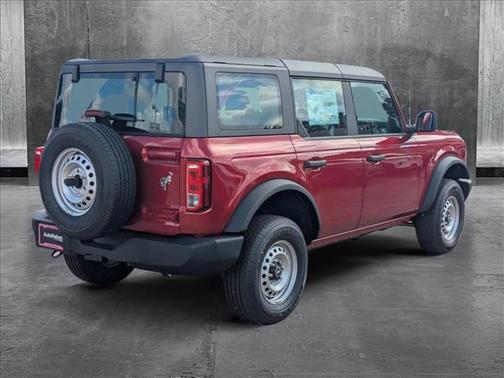 2025 Ford Bronco Base 4 Door 4x4