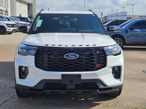 Star White Metallic Tri-Coat 2026 Ford Explorer ST
