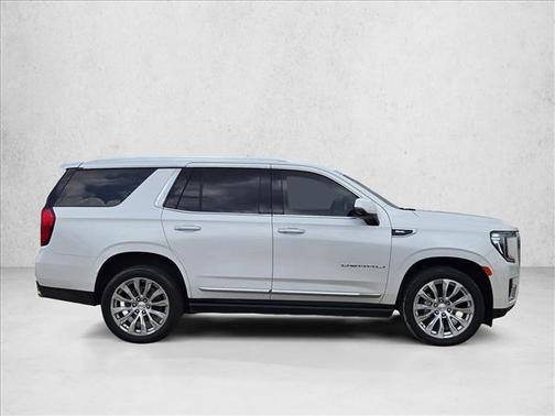 White Frost Tricoat 2022 GMC Yukon Denali
