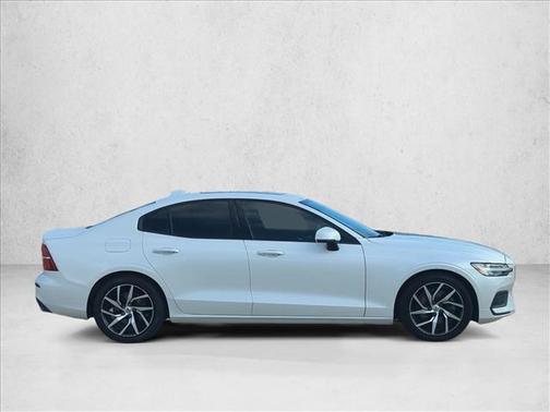 2020 Volvo S60 T5 Momentum
