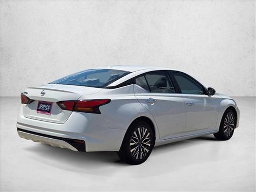 Glacier White 2025 Nissan Altima SV FWD