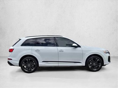 Carrara White [Whi 2025 Audi Q7 55 Premium Plus