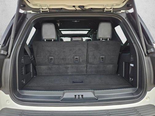 Star White Metallic Tri-Coat 2023 Ford Expedition Timberline
