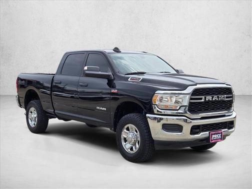 Diamond Black Crystal Pearlcoat 2021 RAM 2500 Tradesman Crew Cab 4x4 6'4' Box