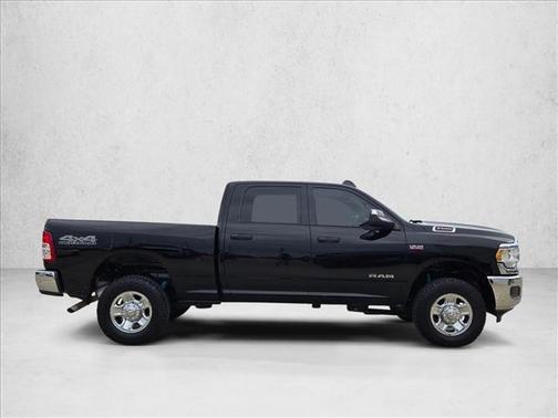 Diamond Black Crystal Pearlcoat 2021 RAM 2500 Tradesman Crew Cab 4x4 6'4' Box