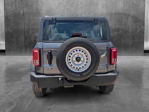 2025 Ford Bronco Base 4 Door 4x4
