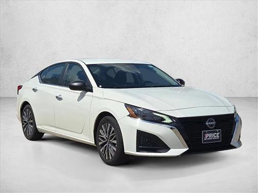 Glacier White 2025 Nissan Altima SV FWD
