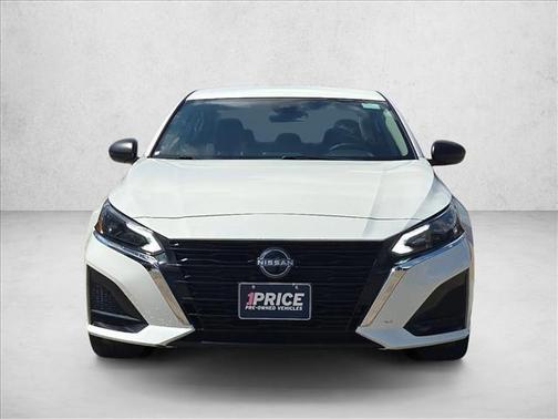 Glacier White 2025 Nissan Altima SV FWD