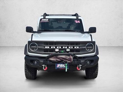 Oxford White 2024 Ford Bronco Black Diamond