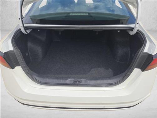 Glacier White 2025 Nissan Altima SV FWD