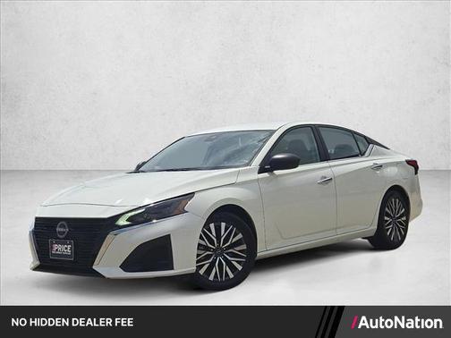 Glacier White 2025 Nissan Altima SV FWD