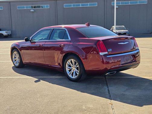 2018 Chrysler 300 Touring