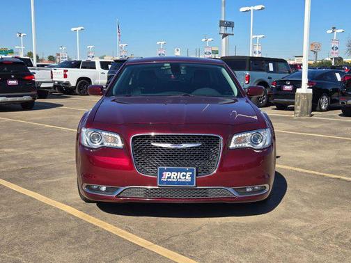 2018 Chrysler 300 Touring