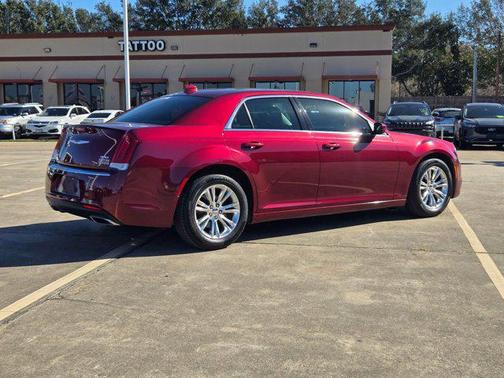 2018 Chrysler 300 Touring